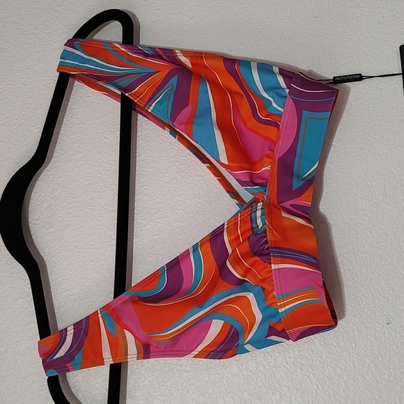 Pretty Little Thing Plunge Bikini Top Size 4 - Picture 1 of 4
